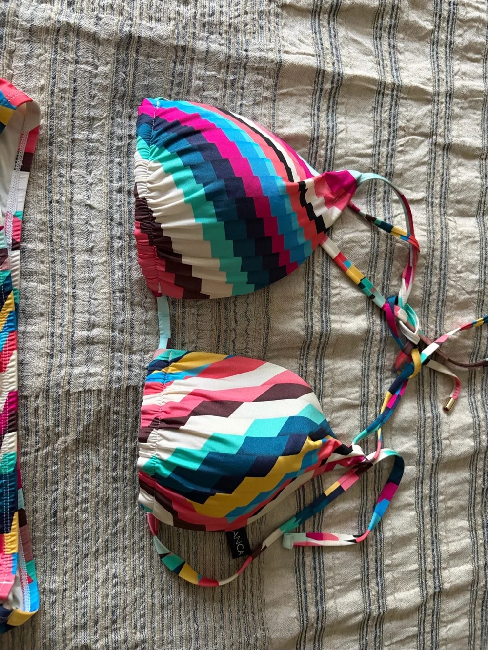 La Blanca bright chevron